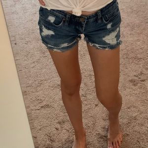 BlankNYC distresses denim shorts